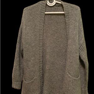 Women's Knitted  Pocket Long Grey color Cardigan ,size S,brand is  VEY’S